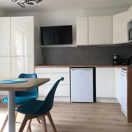 Apartment Joli T2 Vue Lac, Entierement Renove *