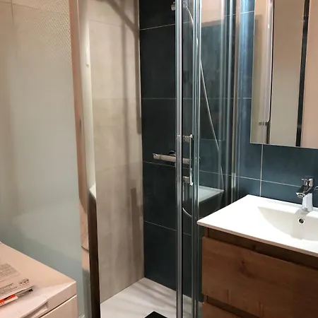 Joli T2 Vue Lac, Entierement Renove Apartment